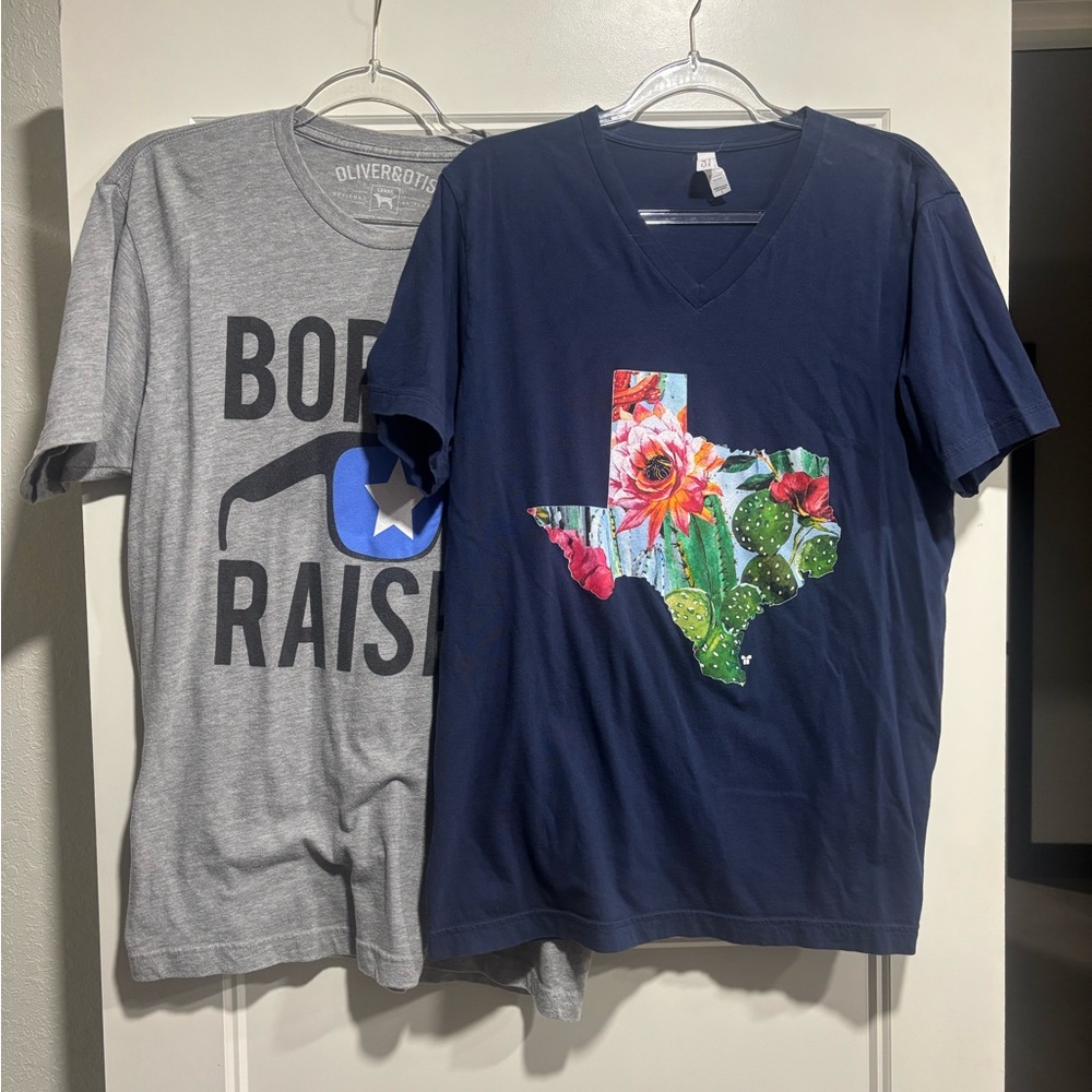 Lot of 2 Women’s Texas Graphic shirts size large